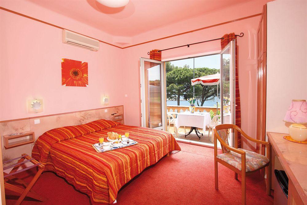Hotel Le Provencal Logishotels Les Issambres Exterior photo