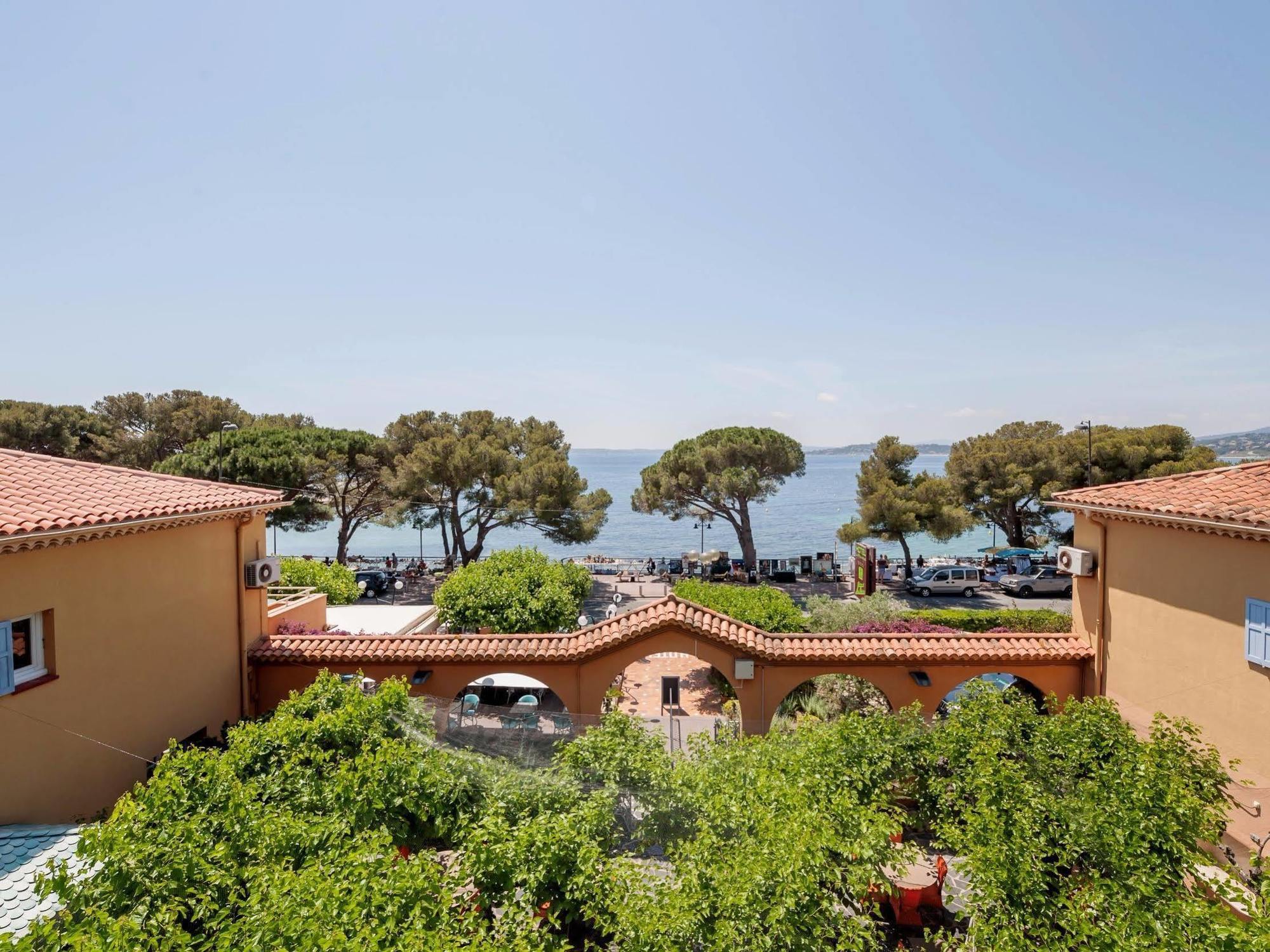 Hotel Le Provencal Logishotels Les Issambres Exterior photo